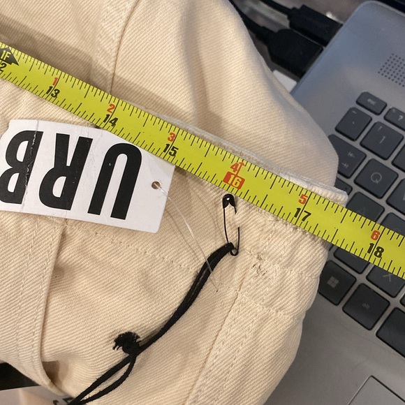 URBAN OUTFITTERS - NWT - pants: beige pocketed cargo wideleg w zip, buttons - 32 - Picture 12 of 16